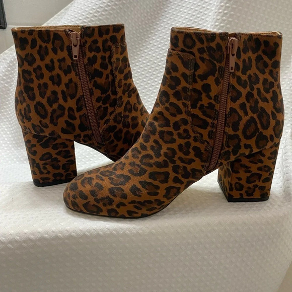 NEW W/O BOX LOFT Leopard Ankle Booties - Picture 5 of 6